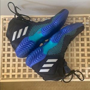 Men’s Adidas size 8 high top basketball shoes